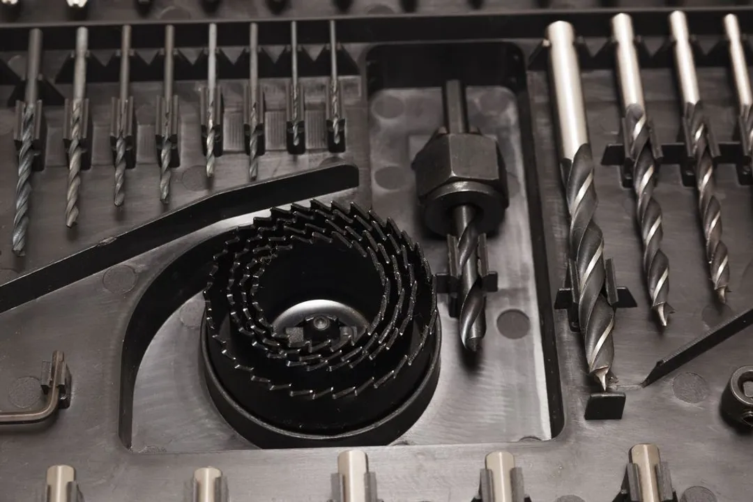 Набор инструментов 1400 пр 1/4''(шарнирно-губцевой, ударный, головки, отвертки, биты, крепежи) (6гр.)(5-13мм) в кейсе — фото 7